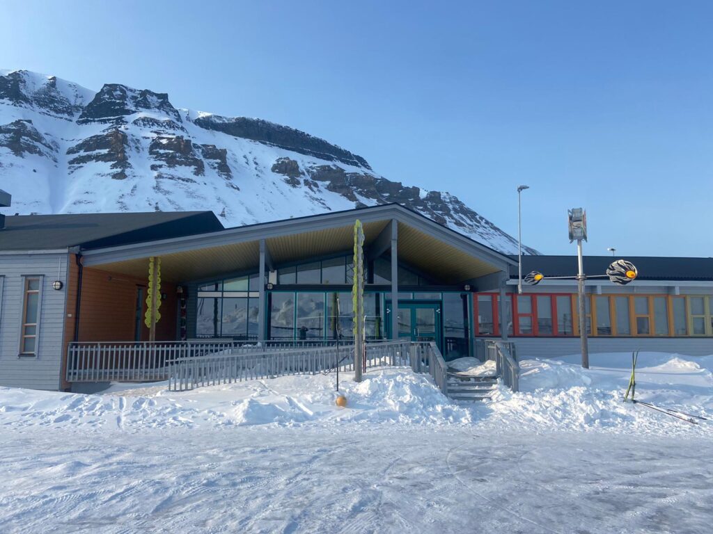 Longyearbyen Skole, Svalbard, Kokoro, 2023.